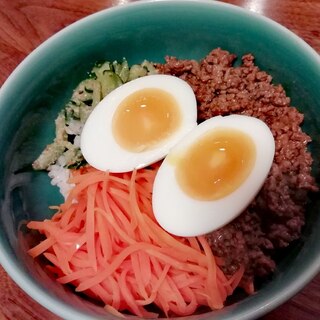 野菜モリモリ三色丼